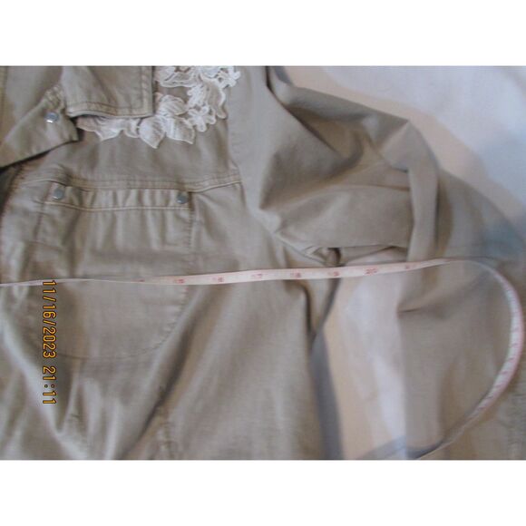 Chico's size 1 (8) tan shacket cotton lace detail safari look lagan look collar - Picture 6 of 11